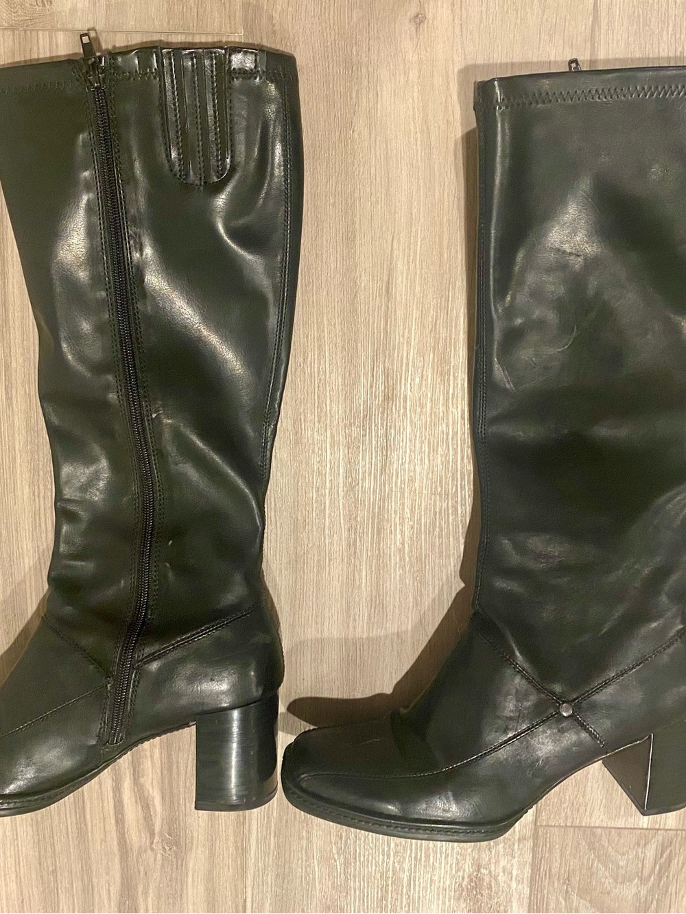 Classic Women's Knee-High Leather Boots - Black